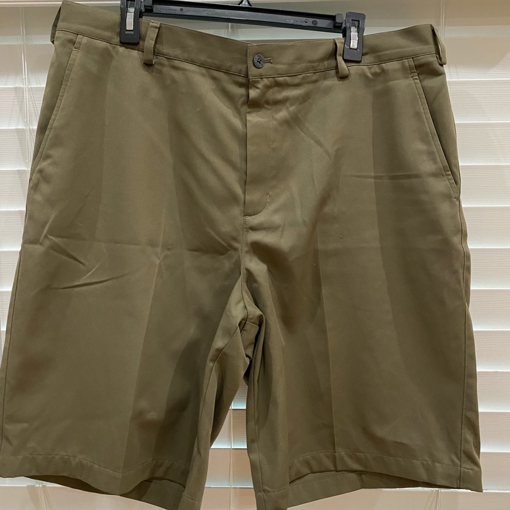 Men’s Nike Golf Fit Dry Dark Khaki/Brown Dress Shorts EUC Size 38